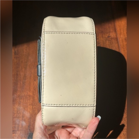 Kate Spade Beacon Court Angelica Cream Leather Bow Crossbody Bag - Picture 5 of 12